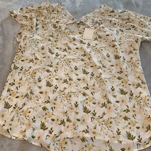 Pleione White Floral Short Sleeve Blouse